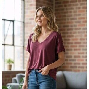 American Eagle Soft & Sexy V-Neck T-shirt - Women's M